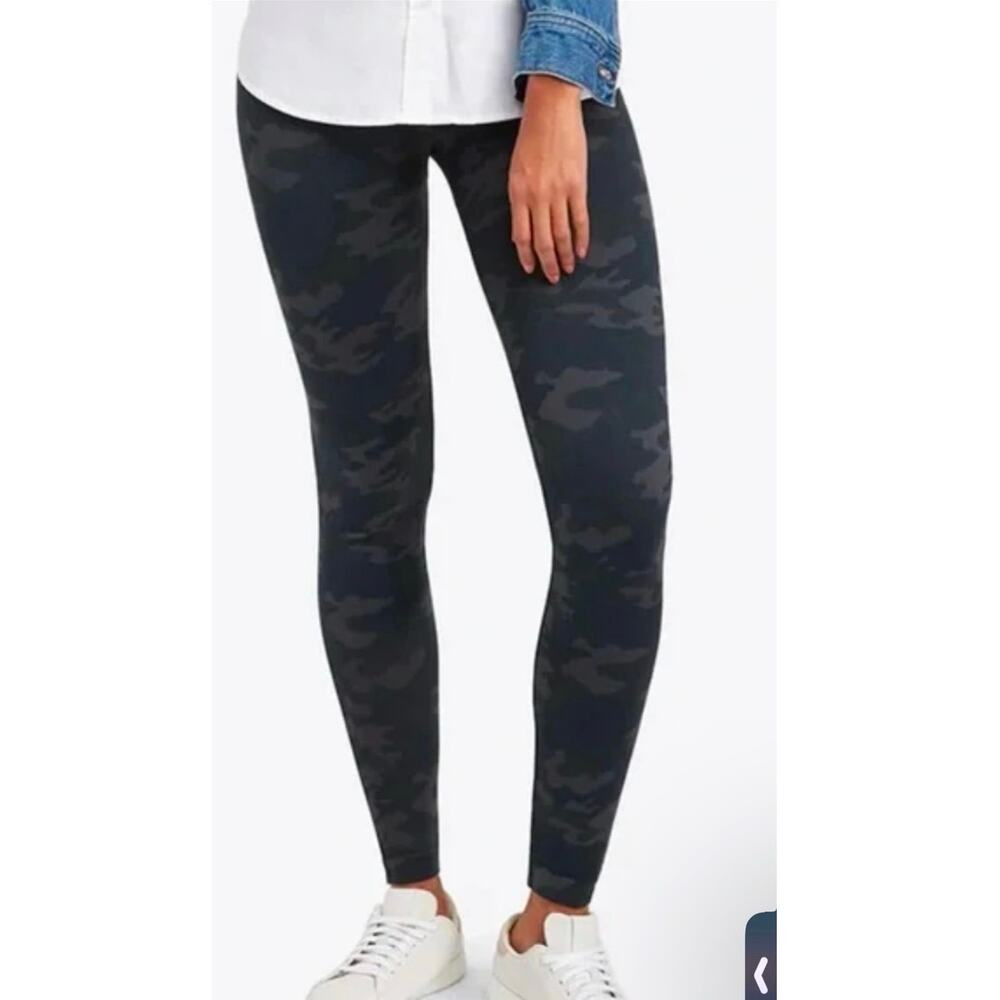 Spanx Look At Me Now Seamless Leggings, Black Camp